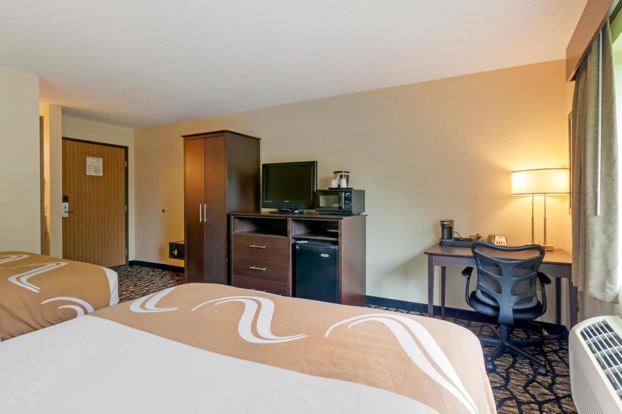 Quality Inn Ошкош Екстер'єр фото