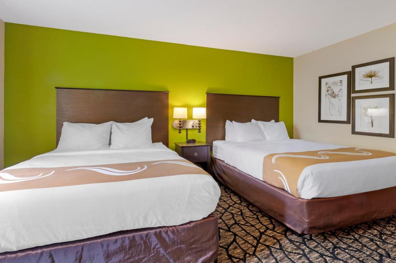 Quality Inn Ошкош Екстер'єр фото