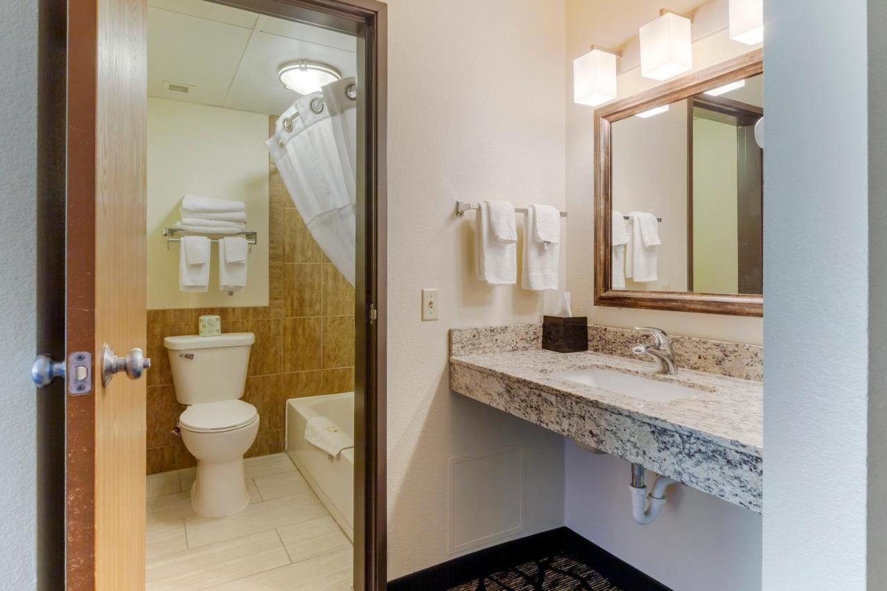 Quality Inn Ошкош Екстер'єр фото