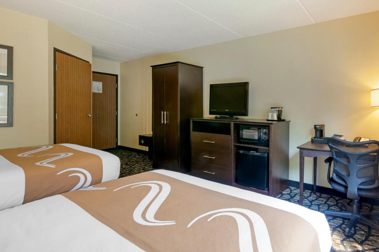 Quality Inn Ошкош Екстер'єр фото