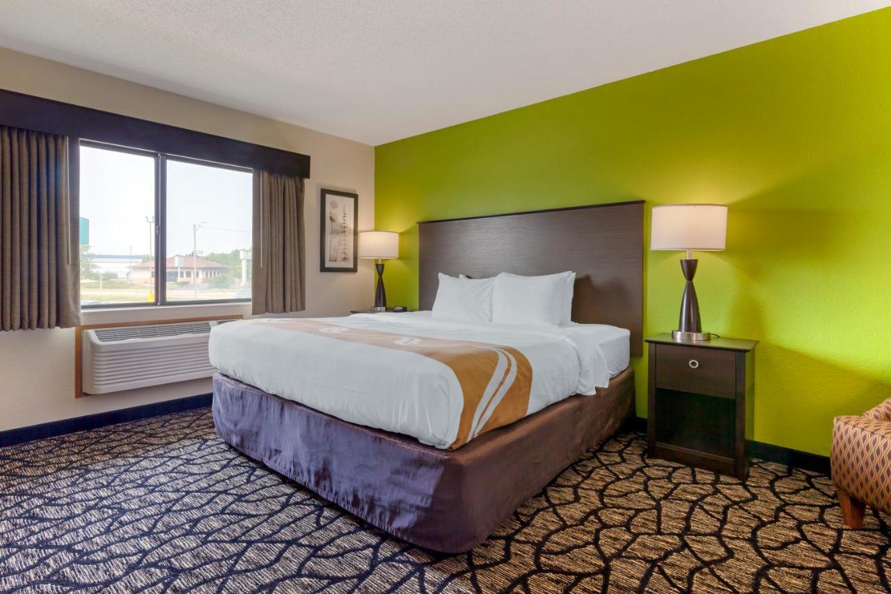 Quality Inn Ошкош Екстер'єр фото