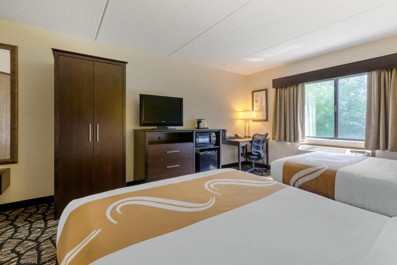 Quality Inn Ошкош Екстер'єр фото