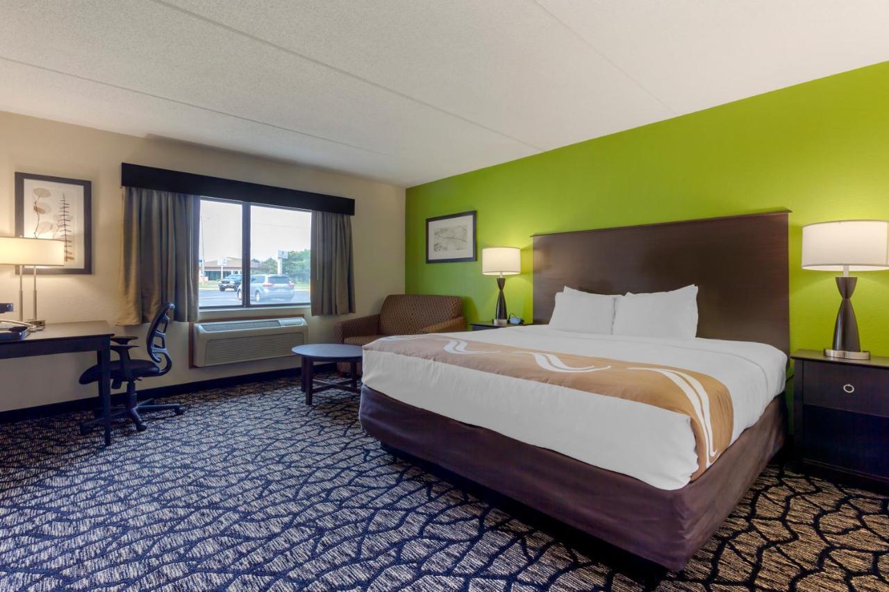 Quality Inn Ошкош Екстер'єр фото