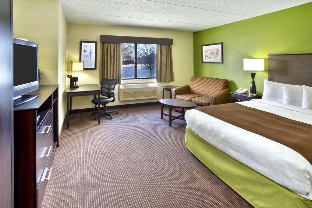 Quality Inn Ошкош Номер фото