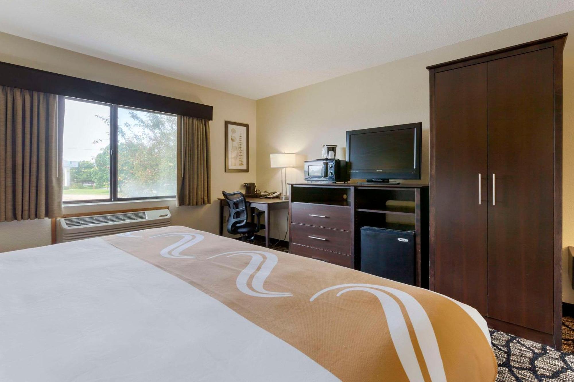 Quality Inn Ошкош Екстер'єр фото