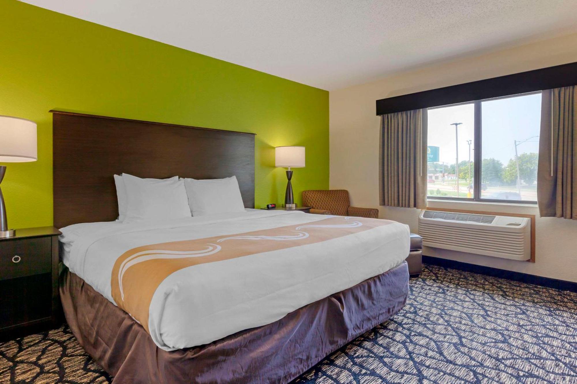 Quality Inn Ошкош Екстер'єр фото