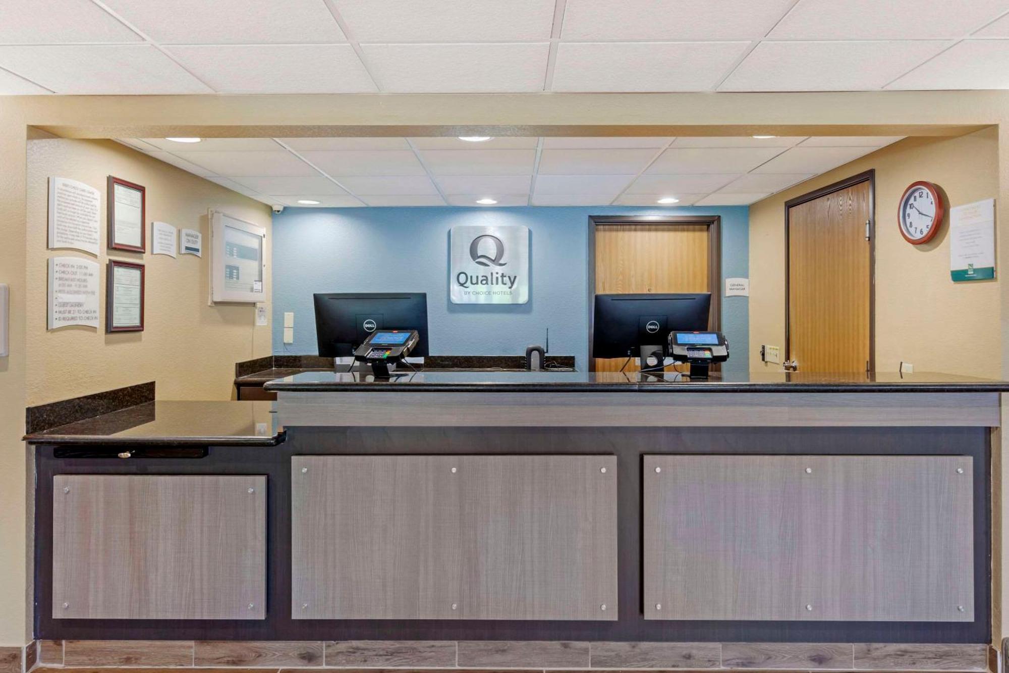 Quality Inn Ошкош Екстер'єр фото